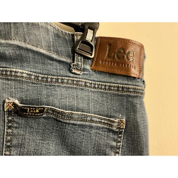 LEE MODERN SERIES STRAIGHT FIT TAPERED LEG DARK WASH JEANS - SIZE 36x32 - Picture 3 of 8